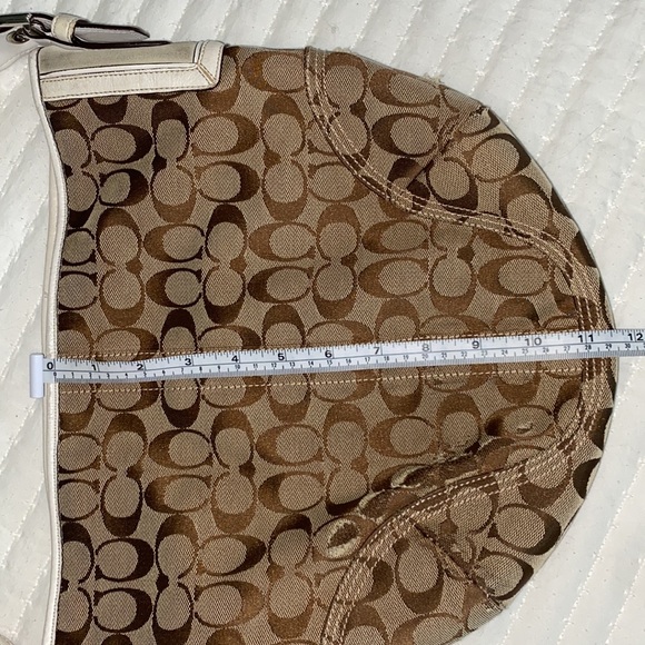 Coach Kristin Signature khaki fabric/white leather/nickel hobo shoulder bag. - Picture 14 of 16